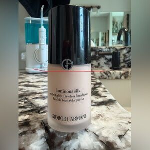 Giorgio Armani Luminous Silk Foundation - 4.75